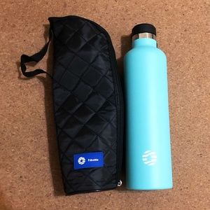 FJ Insulated Water Bottle 34 oz with Durable Carry Case, **NEW**
